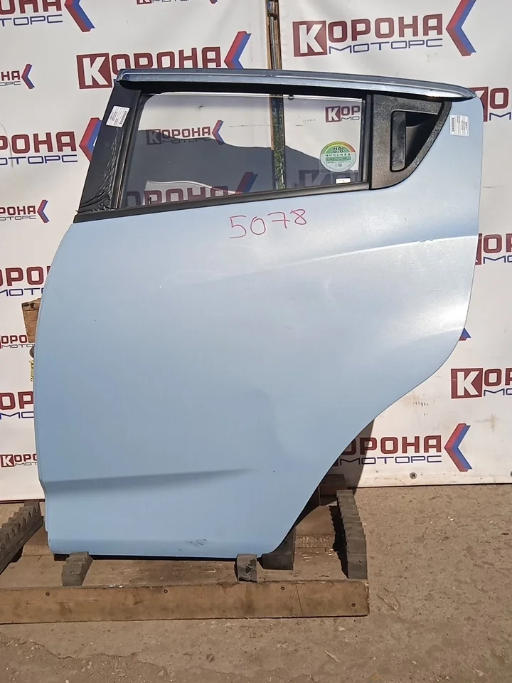 Дверь задняя левая Б/У вмятинки царапины