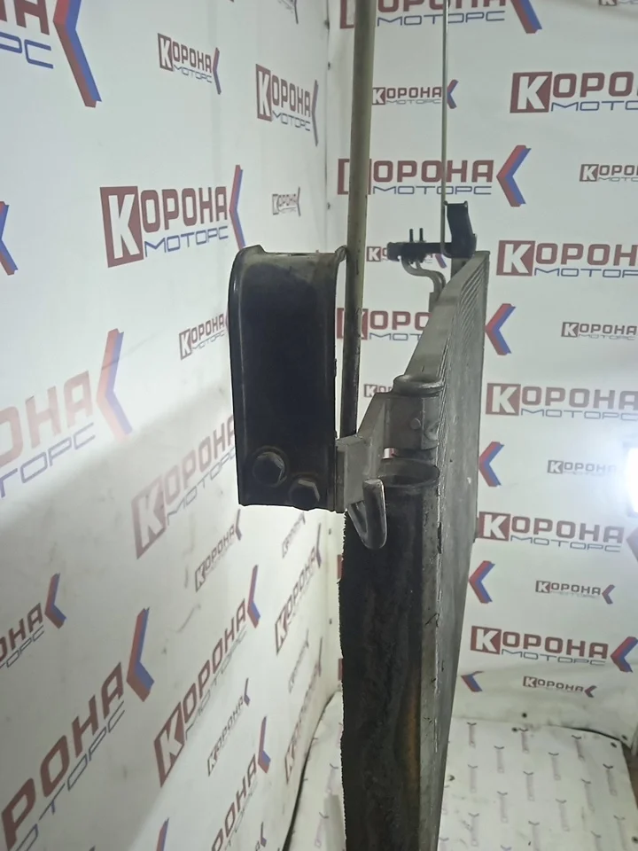 Радиатор кондиционера Б/У немного гнутый