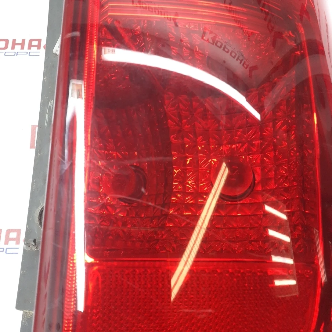 Фонарь задний правый Б/У скол