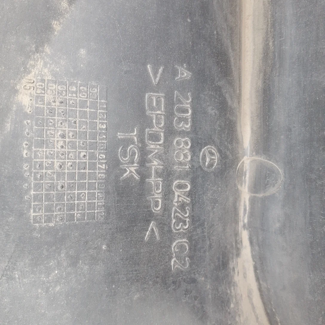 Подкрылок передний правый Б/У Б/У