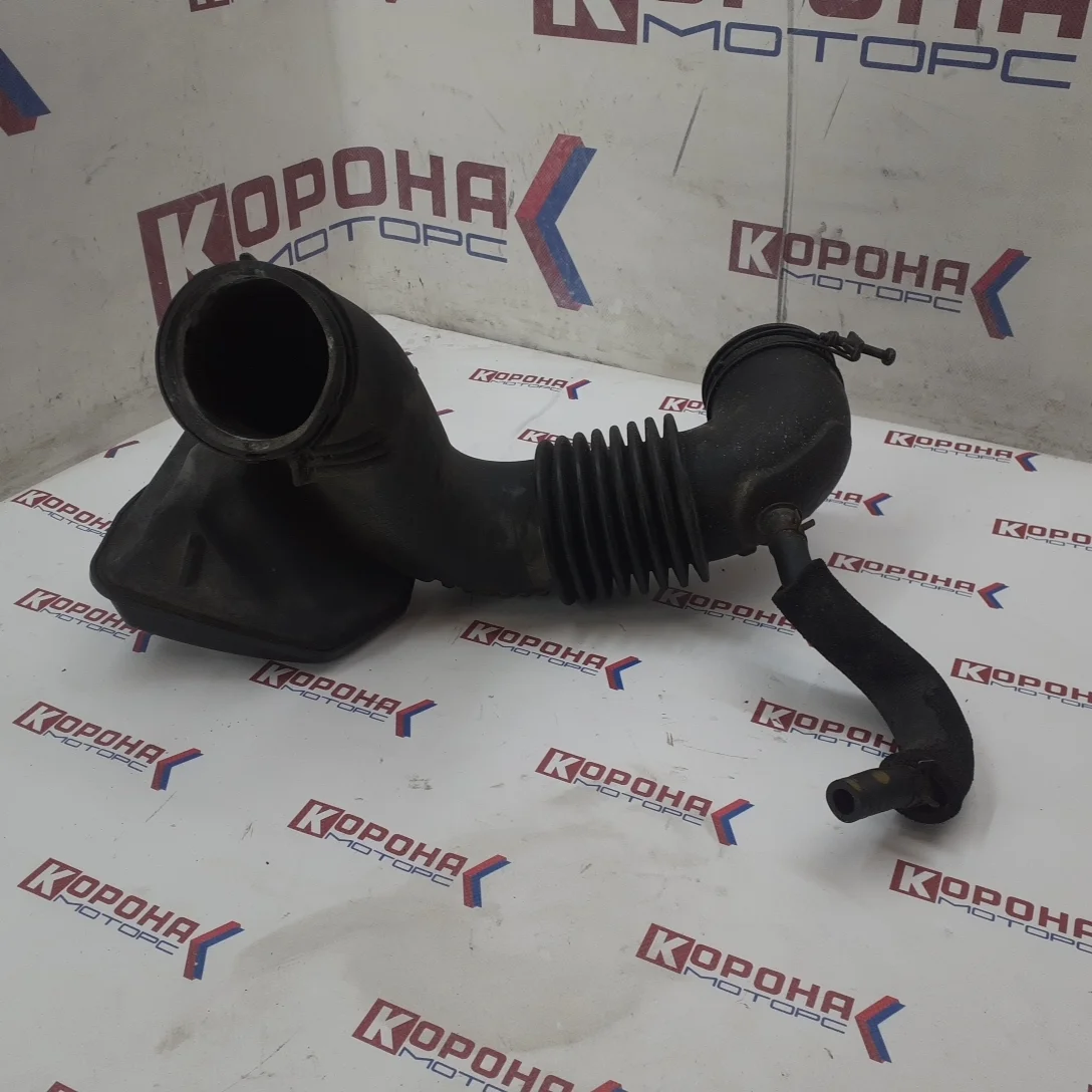 Патрубок воздушного фильтра Б/У Б/У