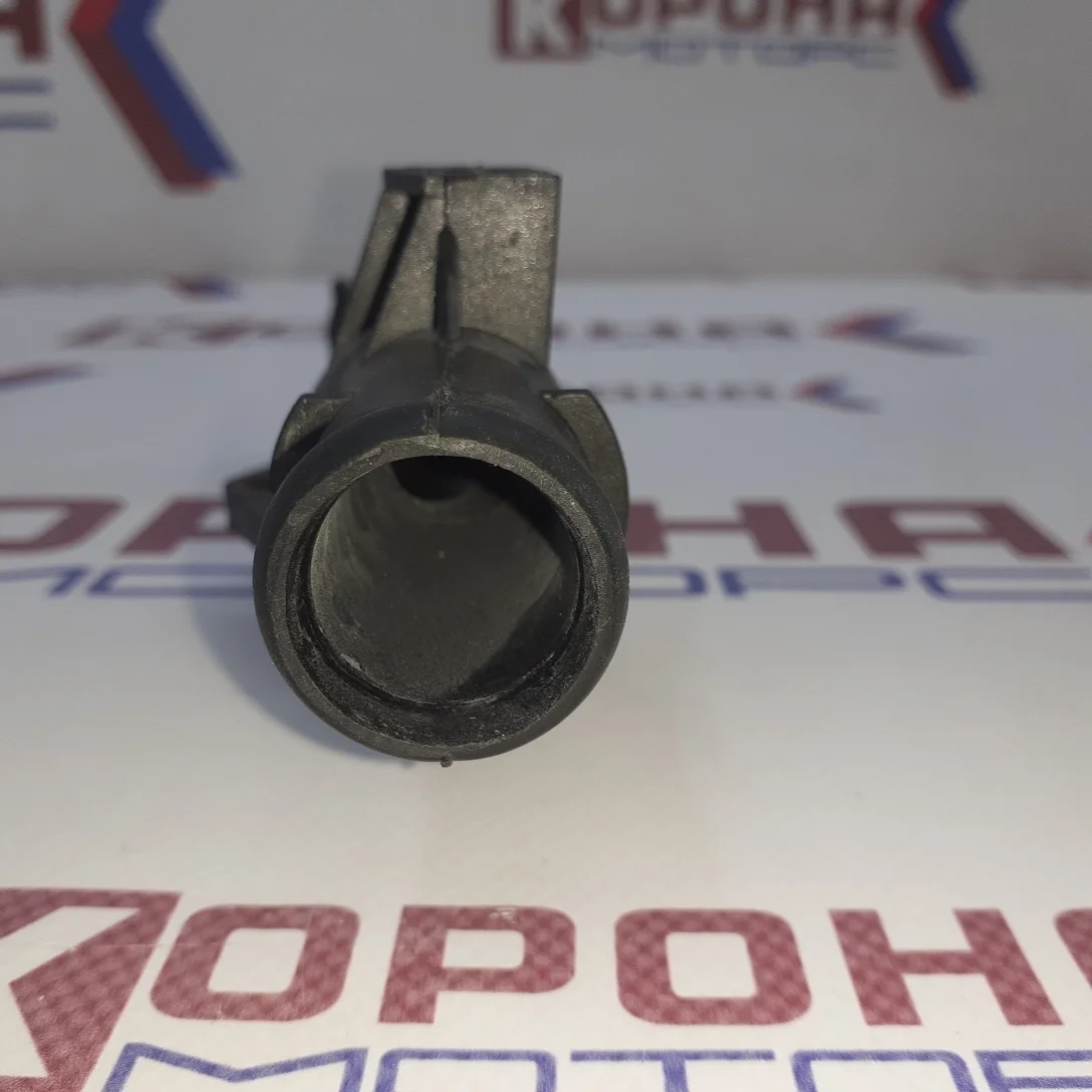 Патрубок системы охлаждения Уценка не товарный вид