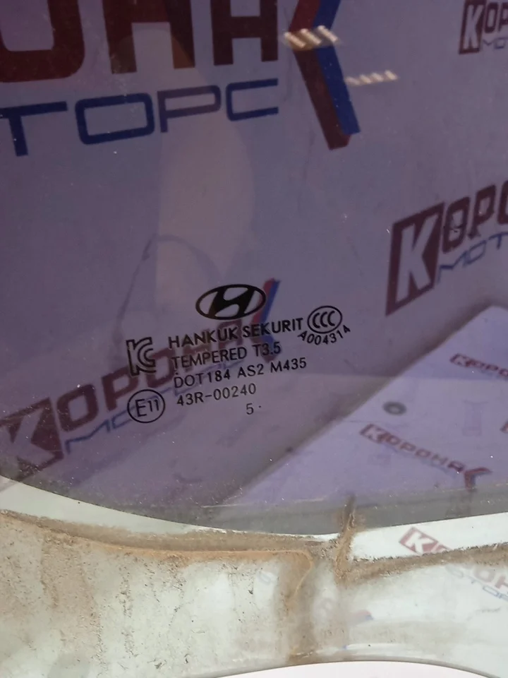 Стекло двери передней правой Б/У оригинал 2