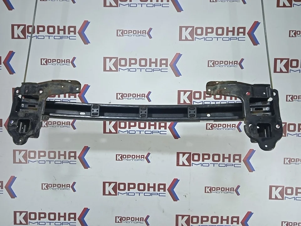 Усилитель переднего бампера Б/У Б/У 1