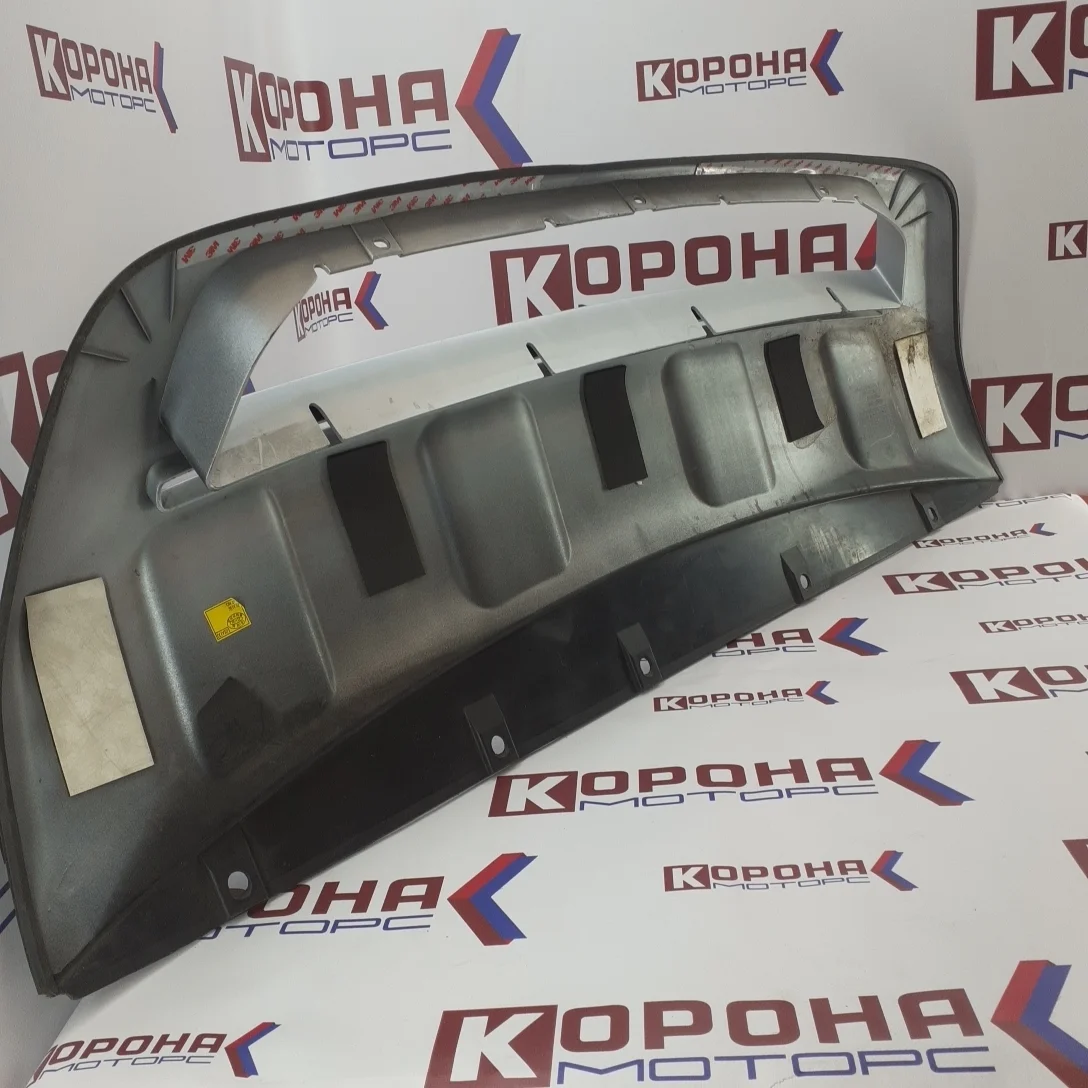 Накладка переднего бампера Уценка не товарный вид