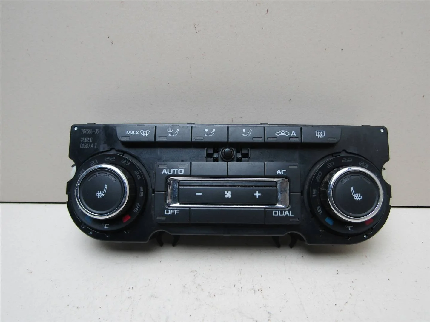 Блок управления климатической установкой Skoda Superb 2008-2015  [3T0907044AS]  1.8 CDAB в Вологде