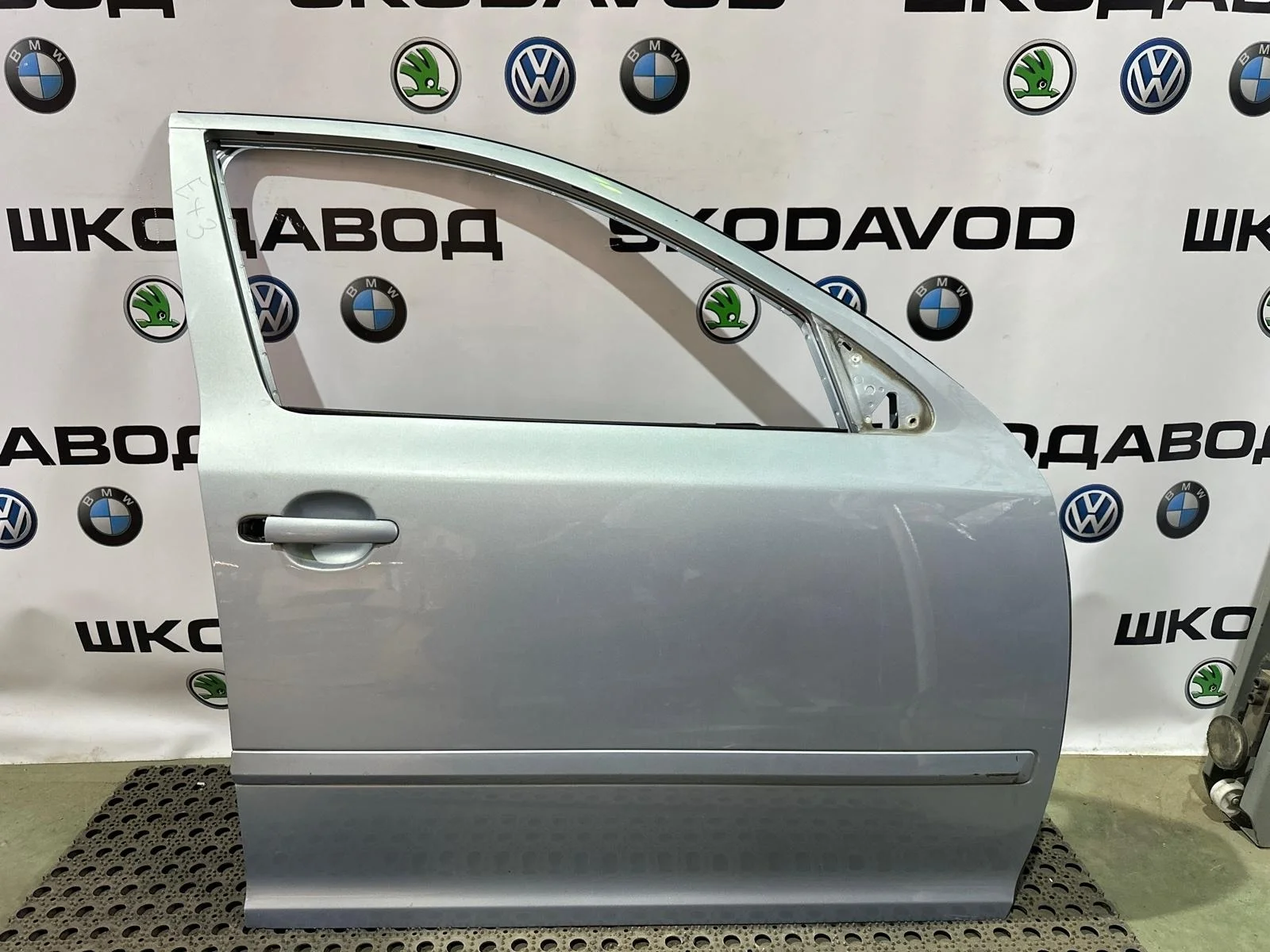 Дверь Skoda Octavia 2010 1Z0831056 A5 (1Z) 1.4 CAXA, передняя правая