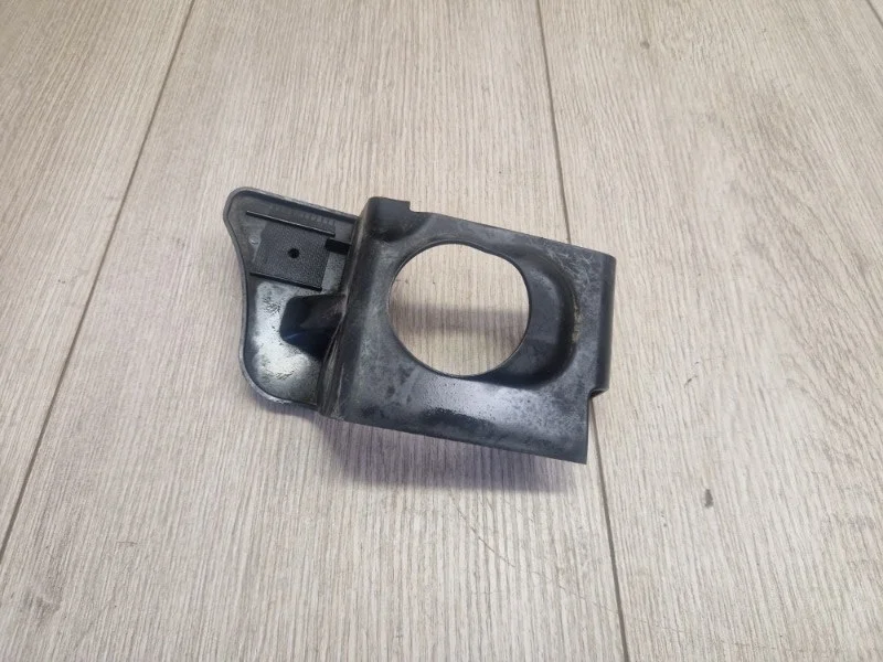 Кронштейн VW Touareg 2 2010-2018 7P