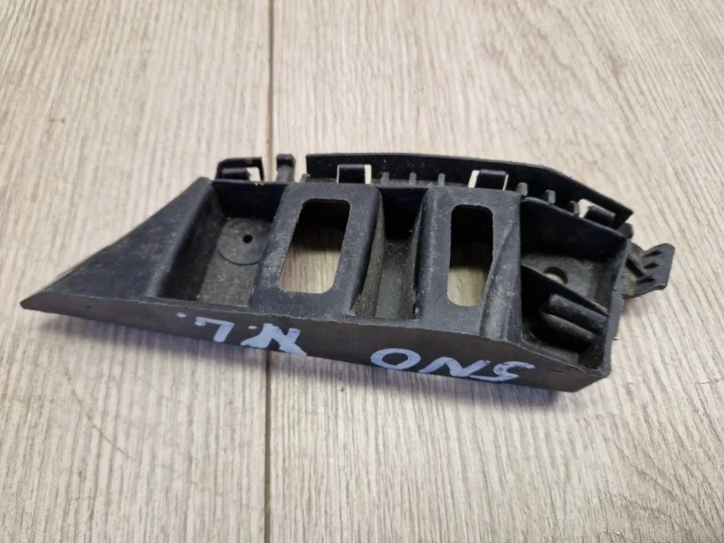 Кронштейн бампера VW Tiguan 1 2008-2012 5N