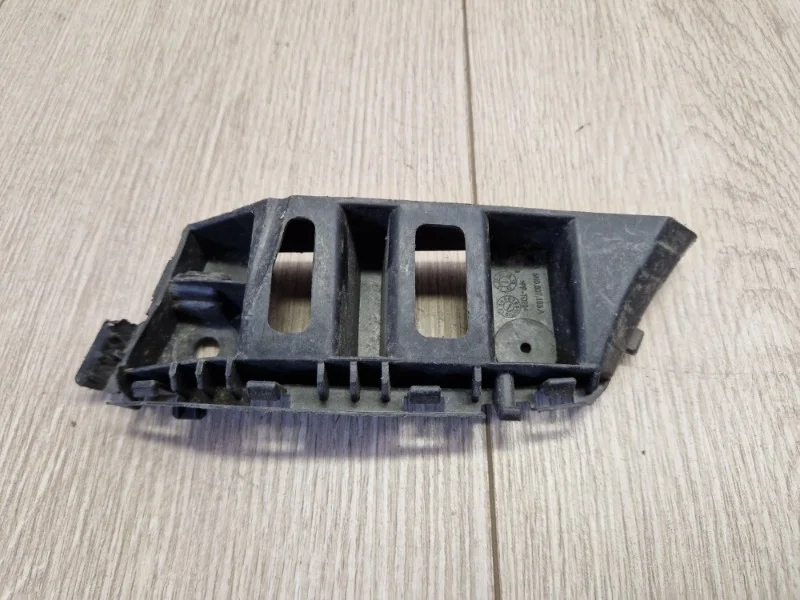 Кронштейн бампера VW Tiguan 1 2008-2012 5N