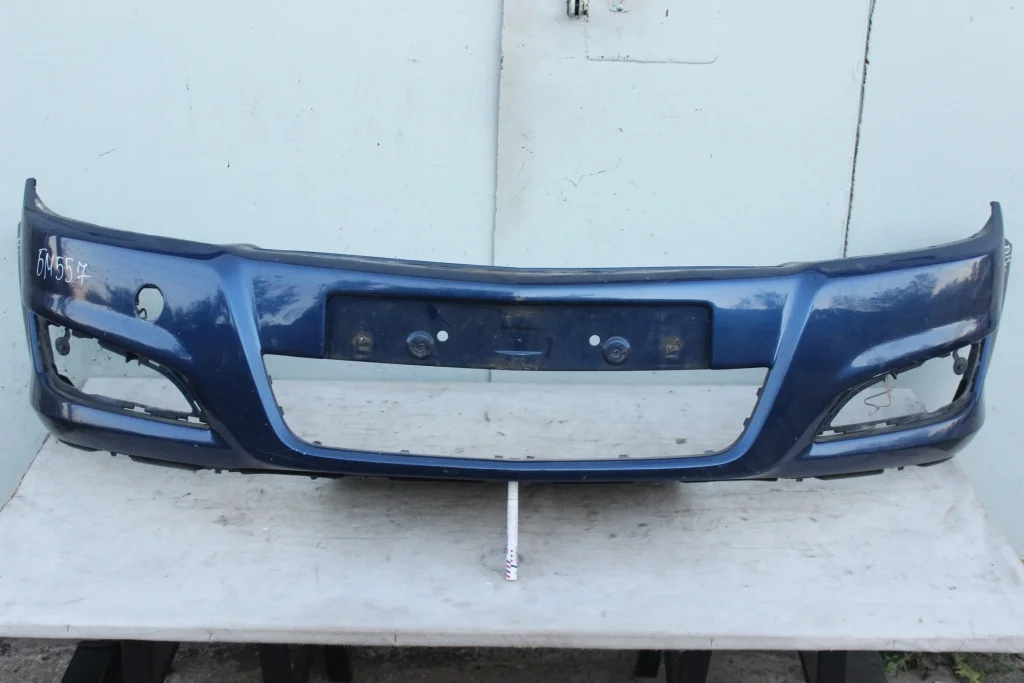 Бампер передний дефект Opel Astra H 07- БМ557
