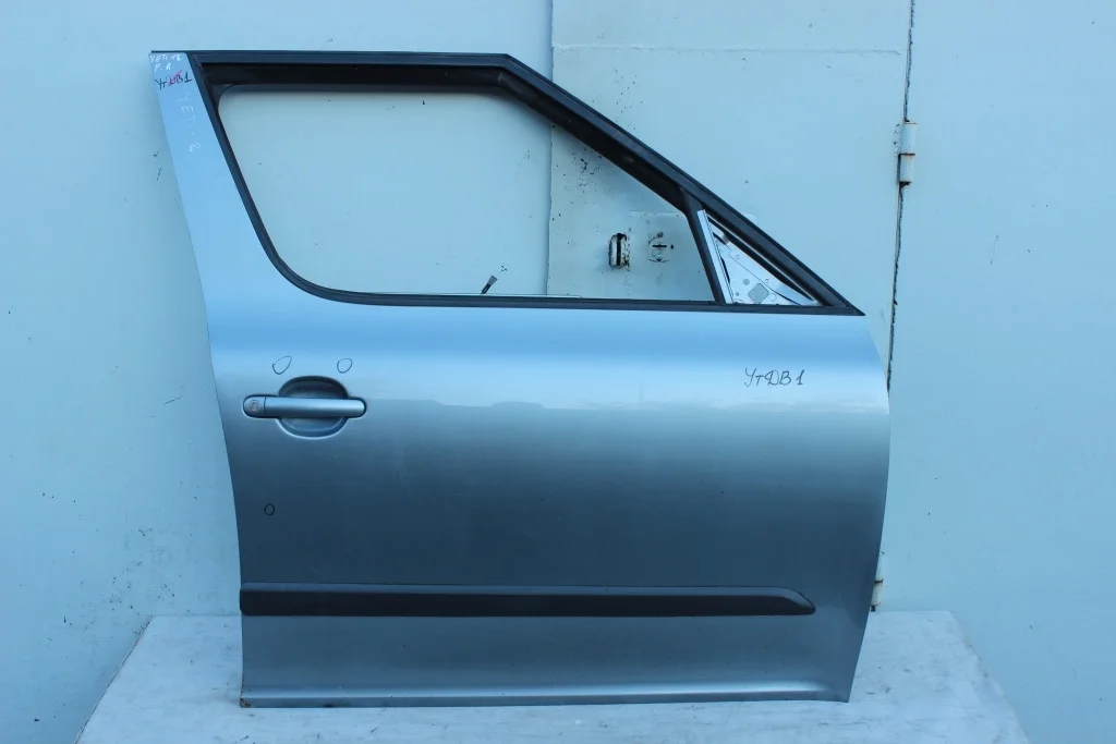 Дверь передняя правая в сборе Skoda Yeti YtКБ1