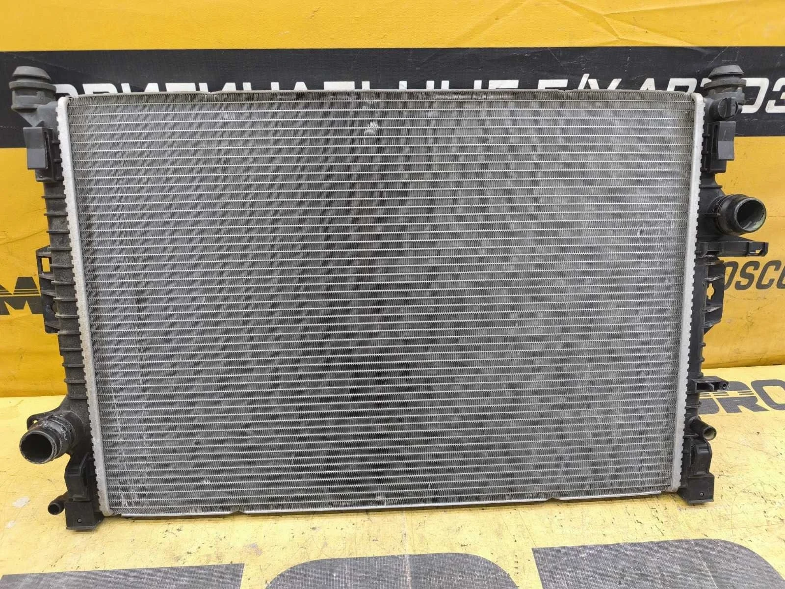 Радиатор охлаждения VOLVO V70 2013