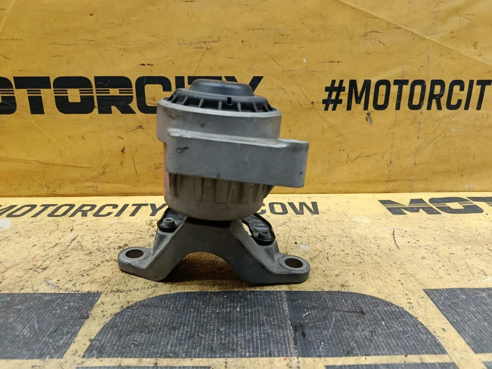 Подушка двигателя VOLVO XC60 2013