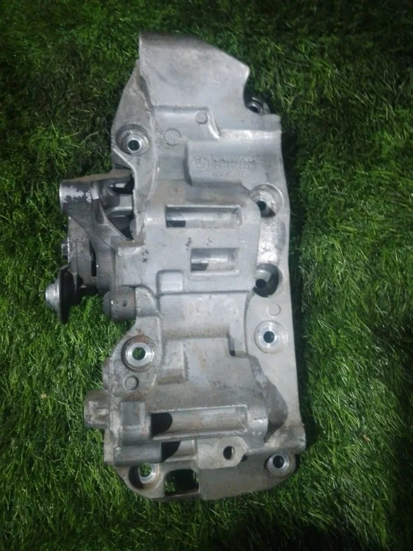 Кронштейн компрессора кондиционера Bmw 3 11168506863 E90 N47D20 2.0D