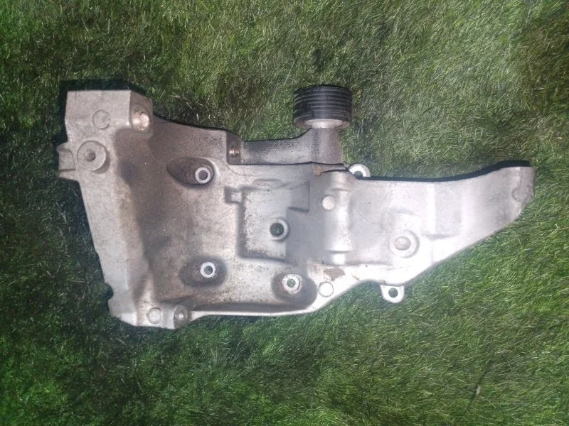 Кронштейн компрессора кондиционера Bmw 3 11168506863 E90 N47D20 2.0D