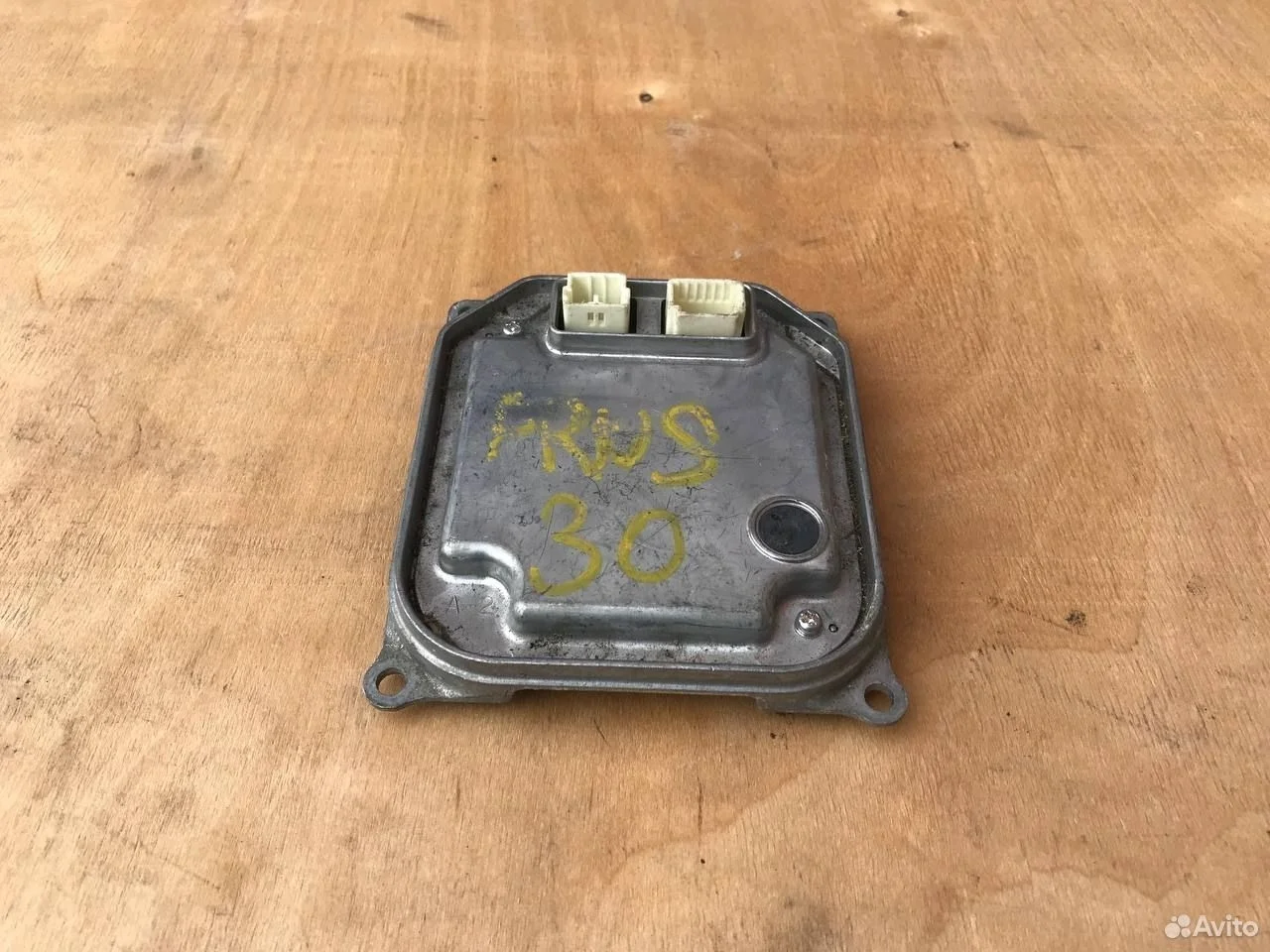 Блок розжига фары lexus rx450h toyota prius