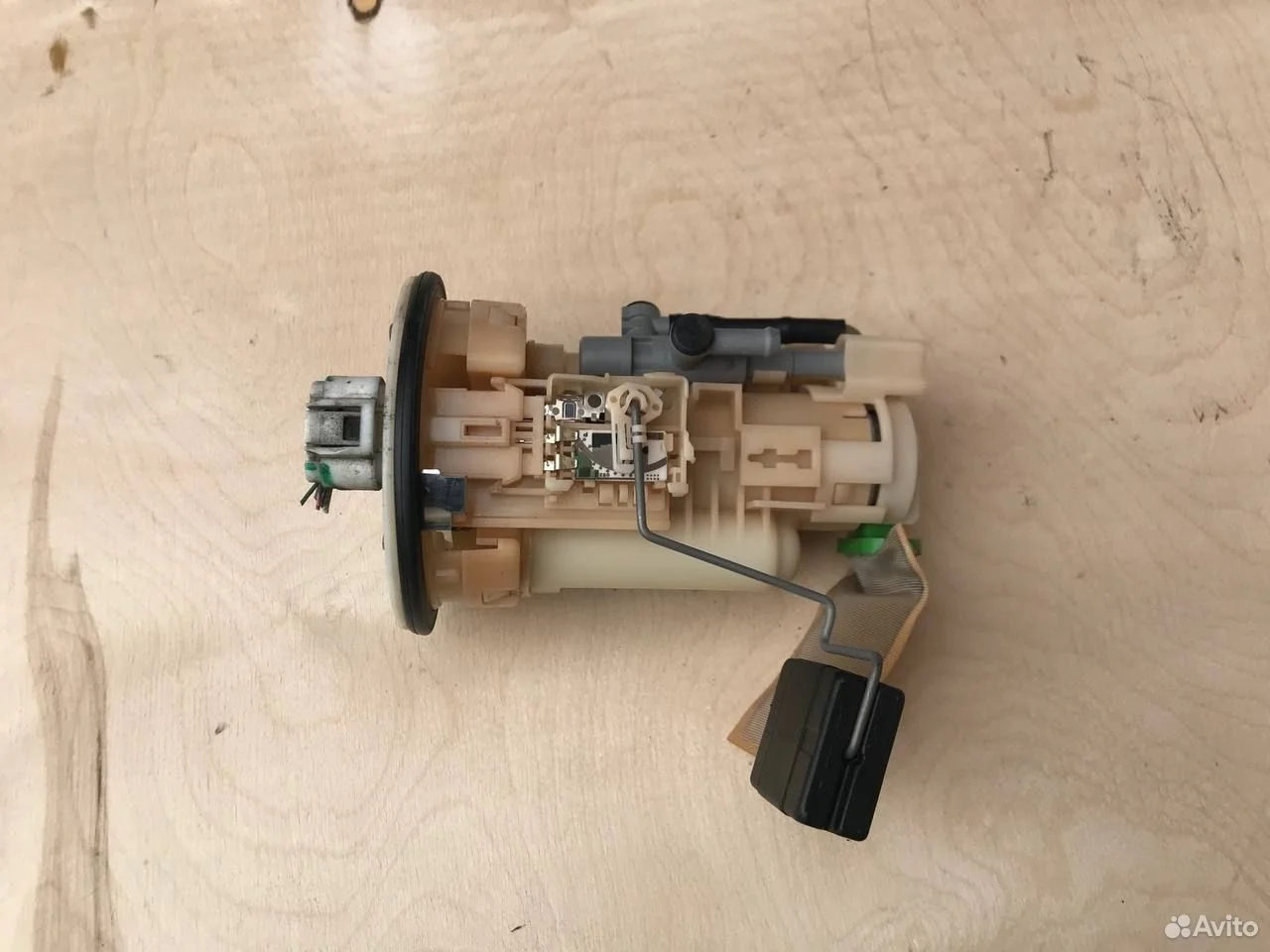 Бензонасос lexus rx300 mcu15 toyota harrier