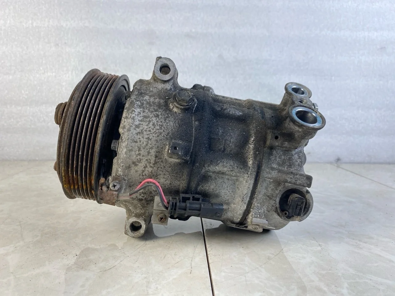 Компрессор кондиционера Opel Insignia 2008-2015 22861236 2.0 A20DTH