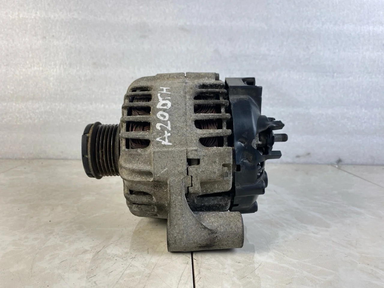 Генератор Opel Insignia 2008-2015 13588306 2.0 A20DTH