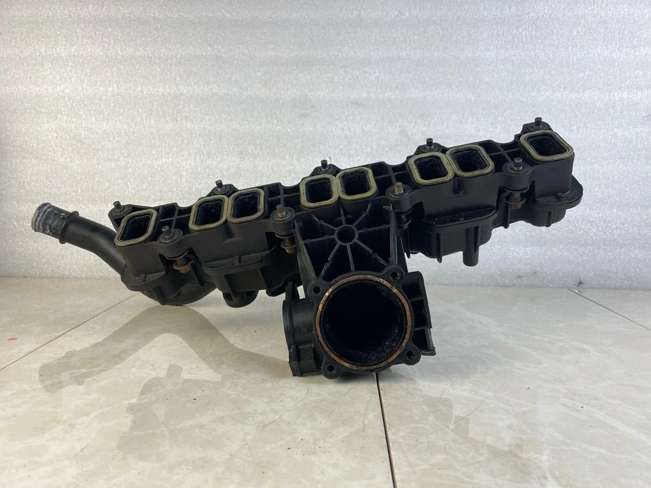 Коллектор впускной Ford Transit 2006-2014 BK2Q9424CD 2.2 DRFB