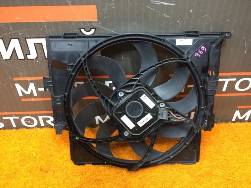 Вентилятор радиатора Bmw 1-Series 2011 7600558 F20 N13B16A