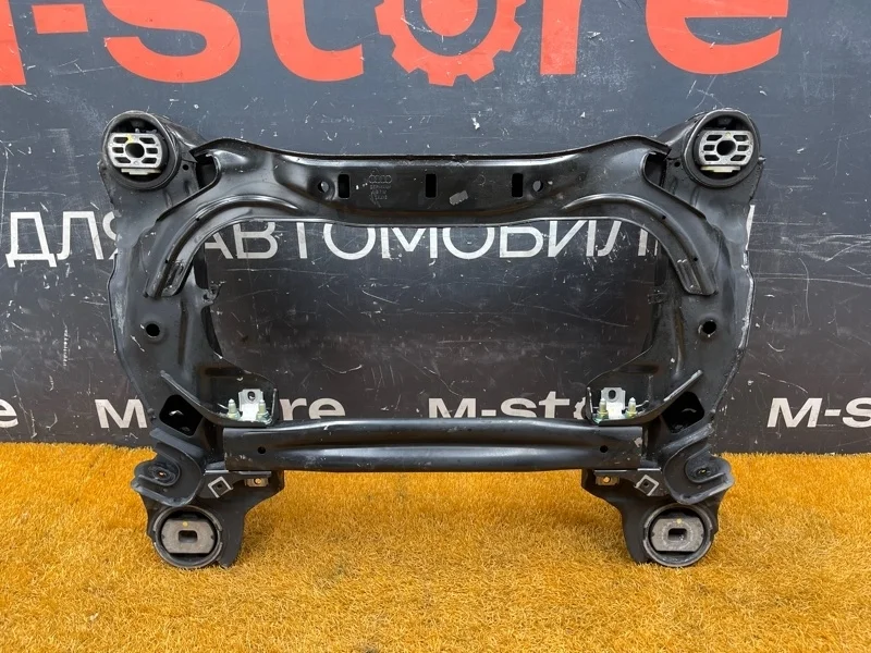 Балка поперечная (подрамник) Audi A8 2005 4E0399313D 4E/D3 BPK, передняя