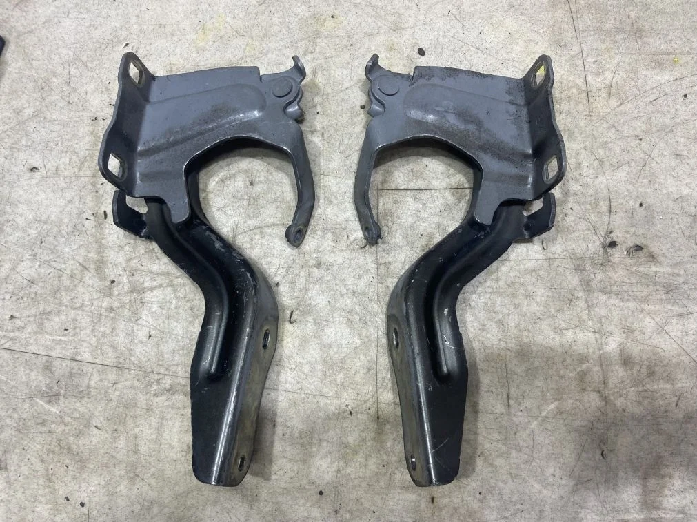 Петля капота Nissan X-Trail T32 Ниссан Т32 2016