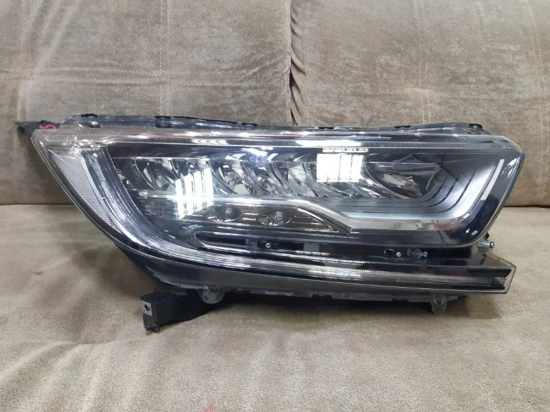 Фара правая Honda CR-V RW K20A 2019