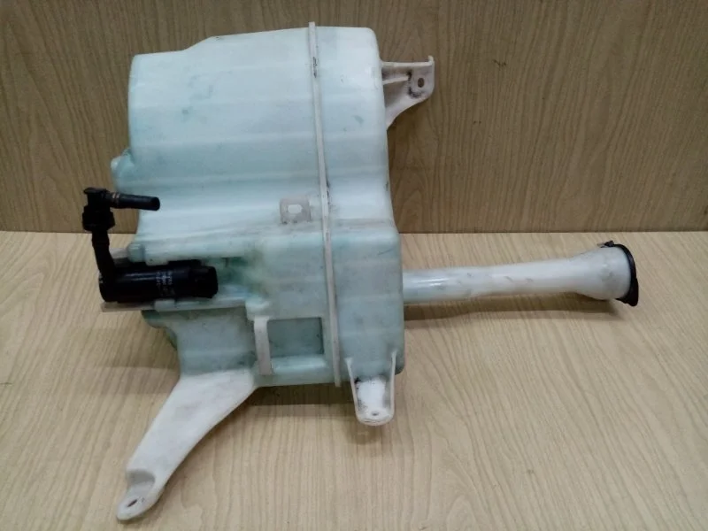 Бачок омывателя Toyota Camry XV50/55 2ARFE