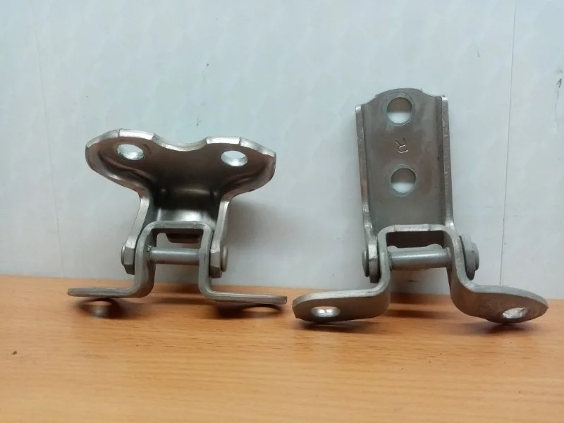 Петля двери задняя правая Toyota Camry XV40 2AZFE