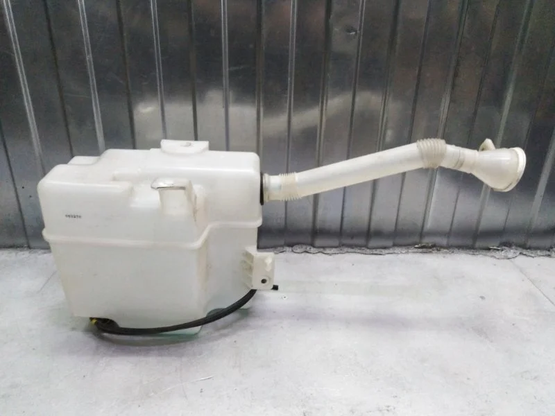 Бачок омывателя Mitsubishi Outlander XL 2006-2010