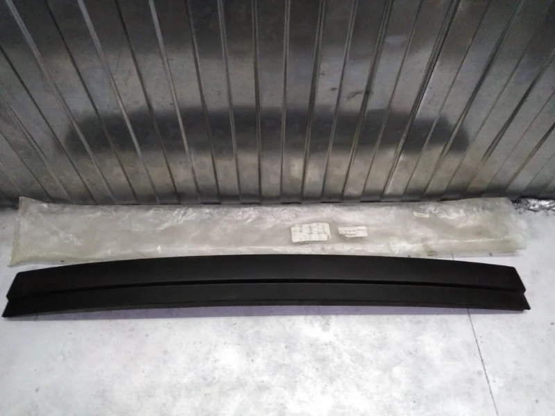 Накладка двери багажника задняя BMW X3 E83