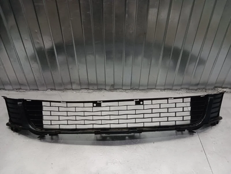 Решетка бампера передняя Honda Accord CU K24Z3