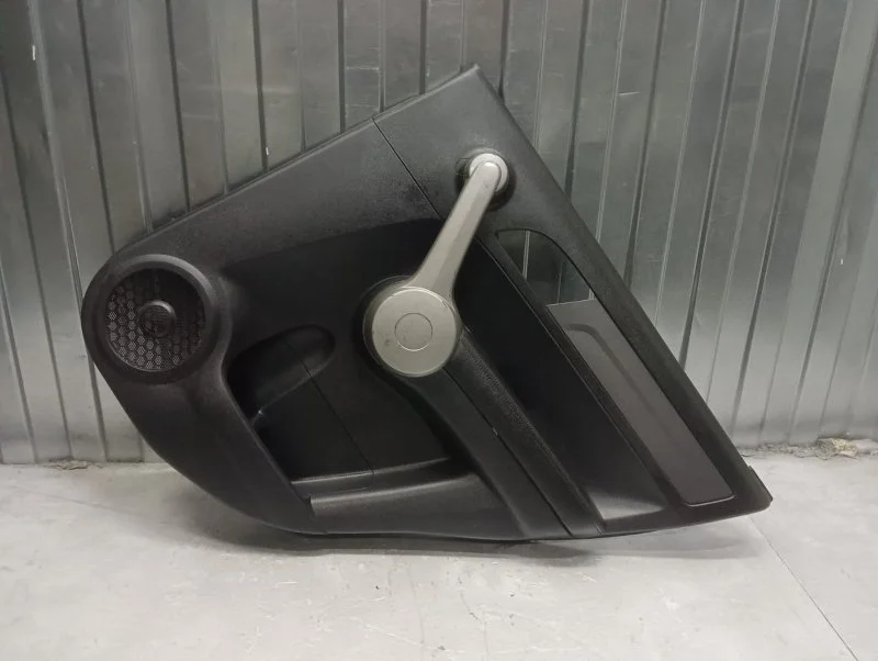 Обшивка двери задняя правая Honda CR-V RE