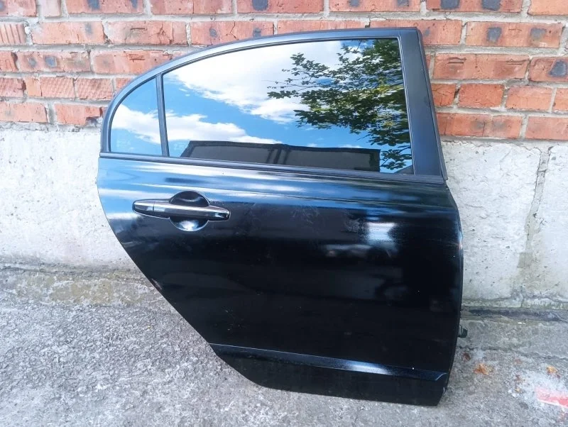 Дверь задняя правая Honda Civic 4D FD R18A1