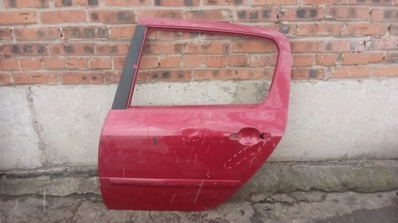 Дверь задняя левая Peugeot 307 3A