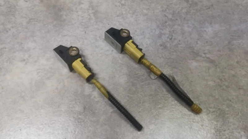 Датчик удара передний Honda Civic 4D FD R18A1