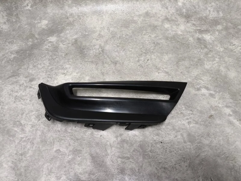 Рамка противотуманной фары передняя правая Honda