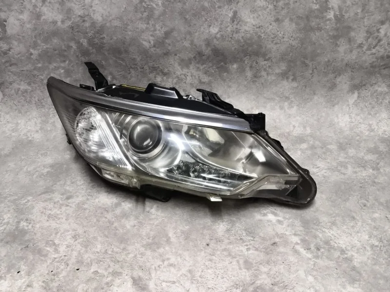 Фара ксенон передняя правая Toyota Camry XV55