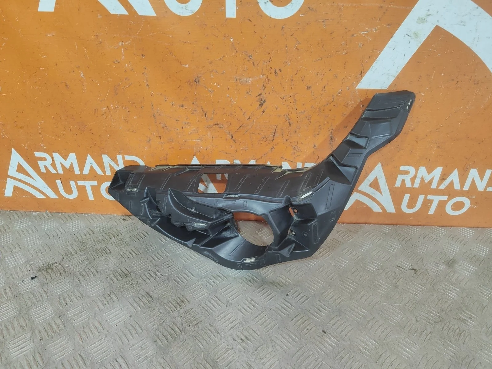 Кронштейн бампера BMW X1 2012-2015 E84