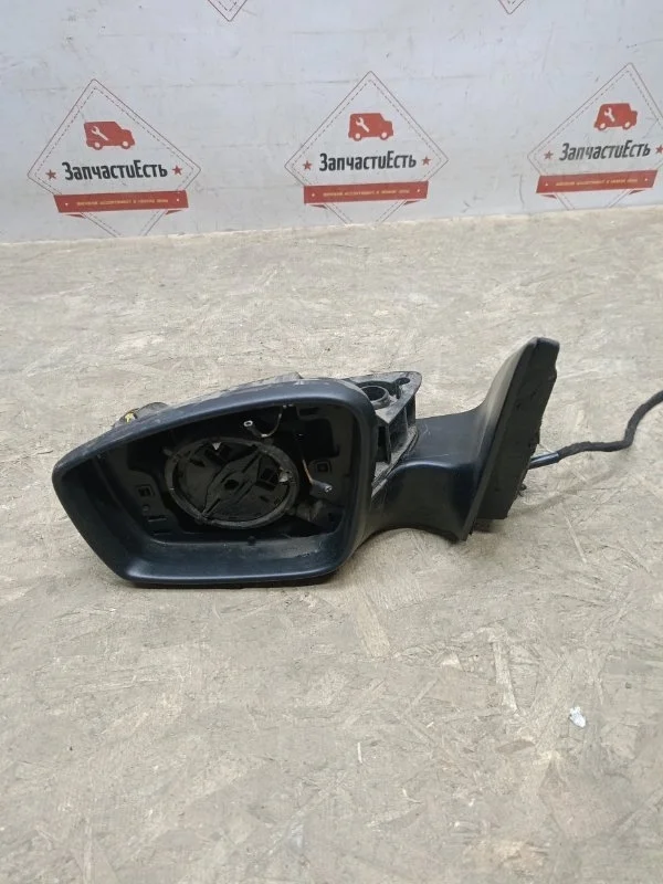 Зеркало левое Skoda Rapid 2013-НВ 5JB857507G9B9