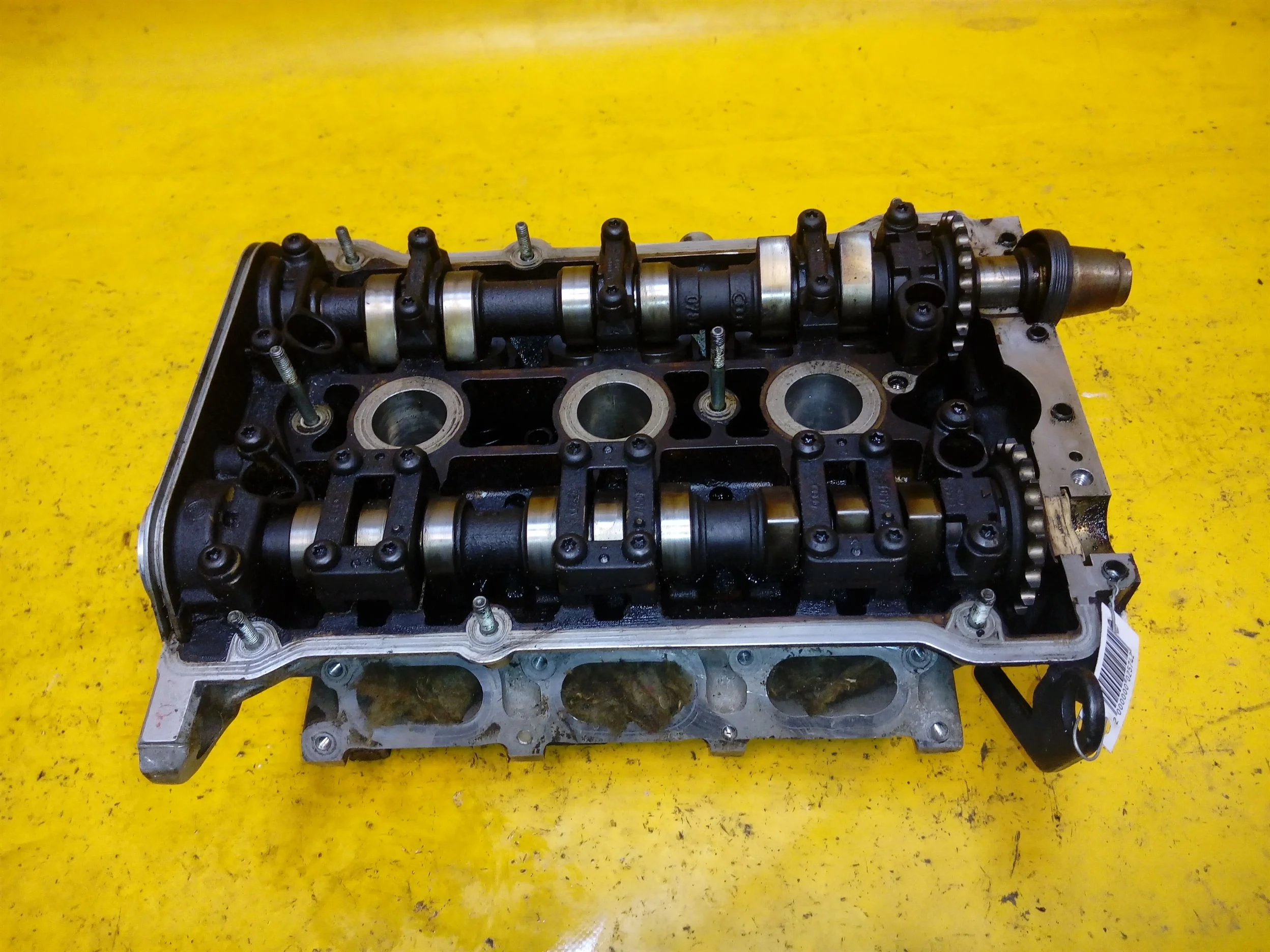 ГБЦ Audi A6 C5 078103373AH левая с дефектом (арт. 11103)