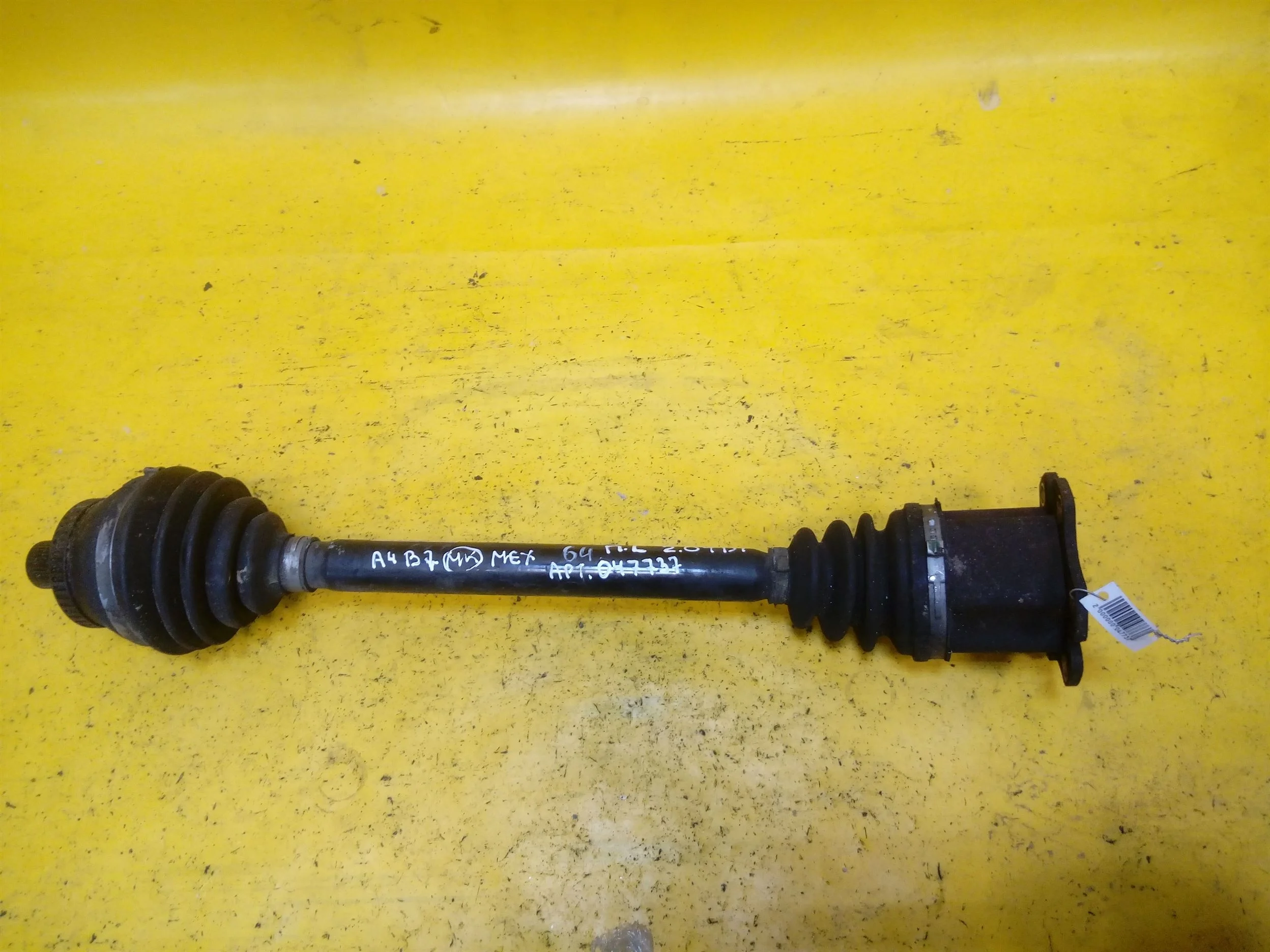 Полуось передняя левая Audi A4 B7 (арт. 13247)