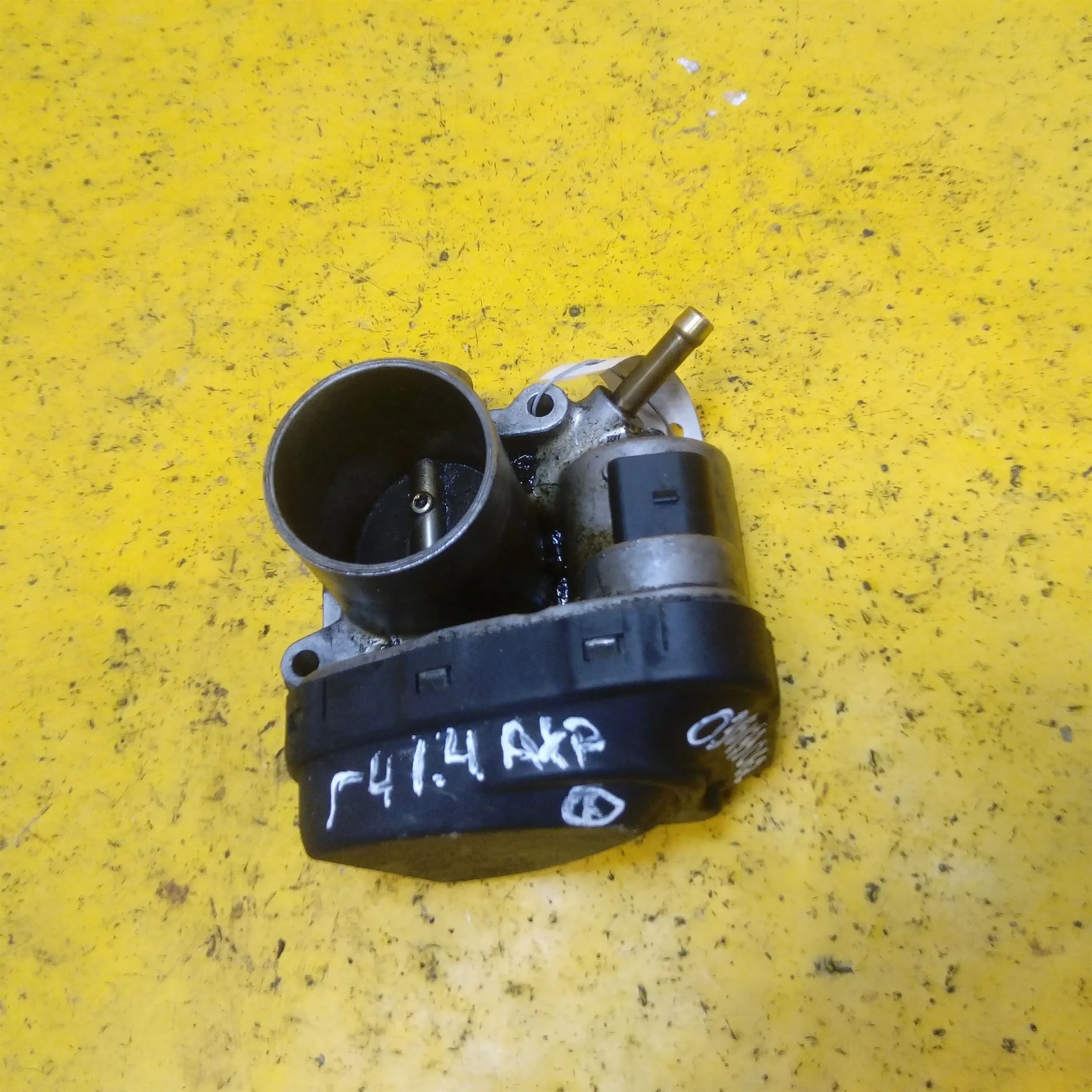 Дроссельная заслонка Volkswagen Golf 4 036133062 (арт. 13398)