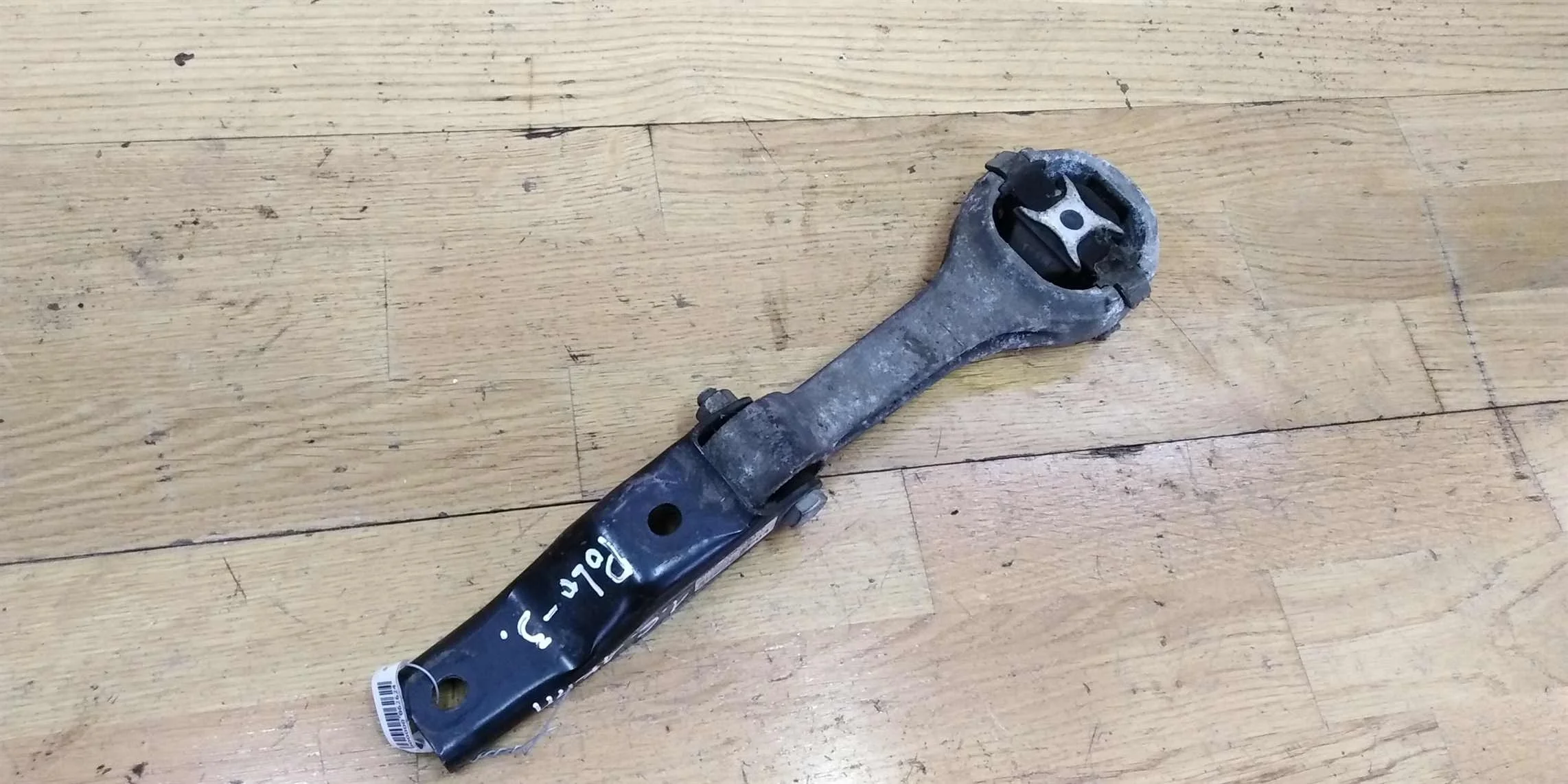 Кронштейн крепления АКПП Volkswagen polo sedan (арт. 16827)