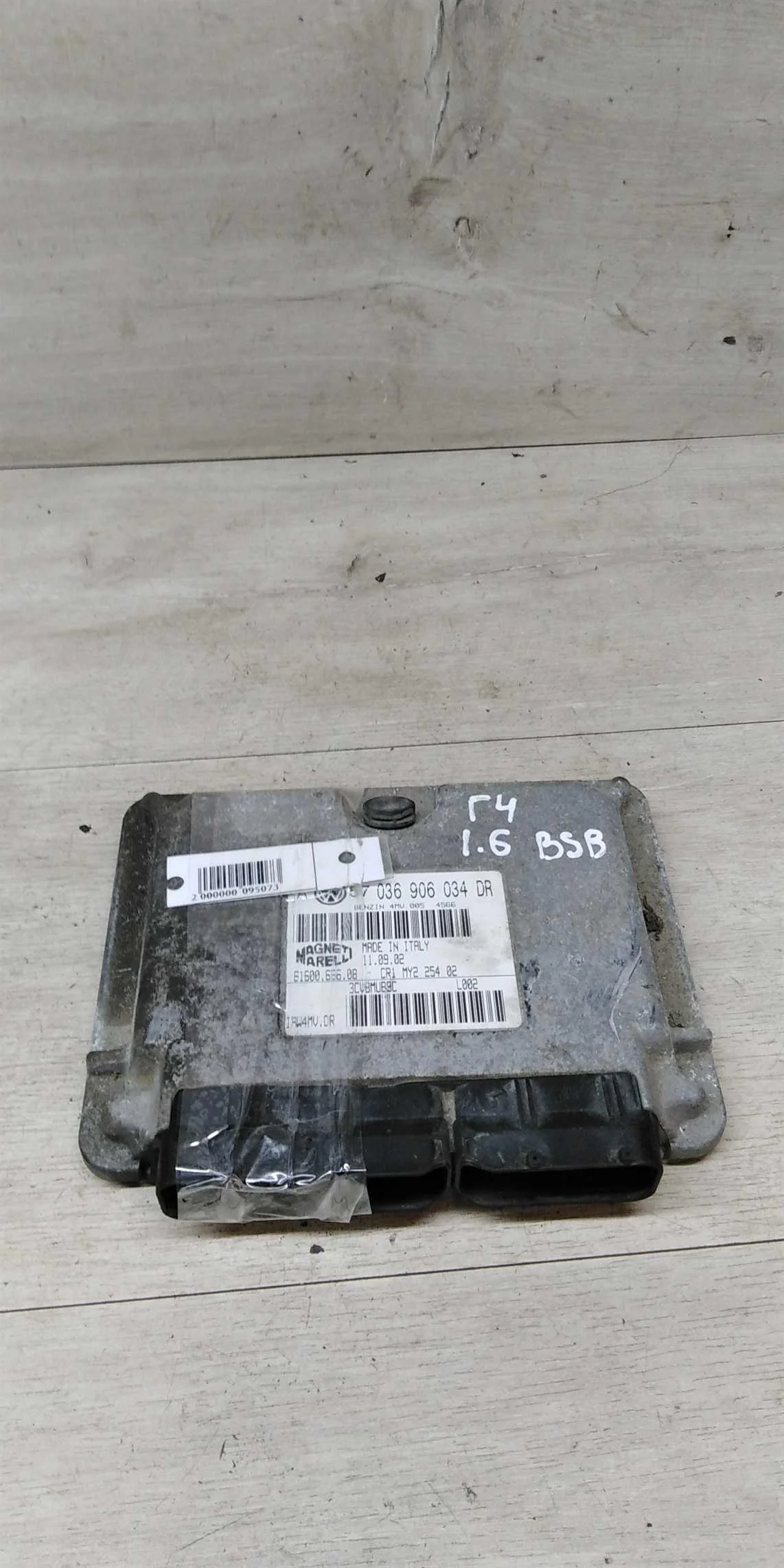 ЭБУ Volkswagen Golf 4 (арт. 17363)