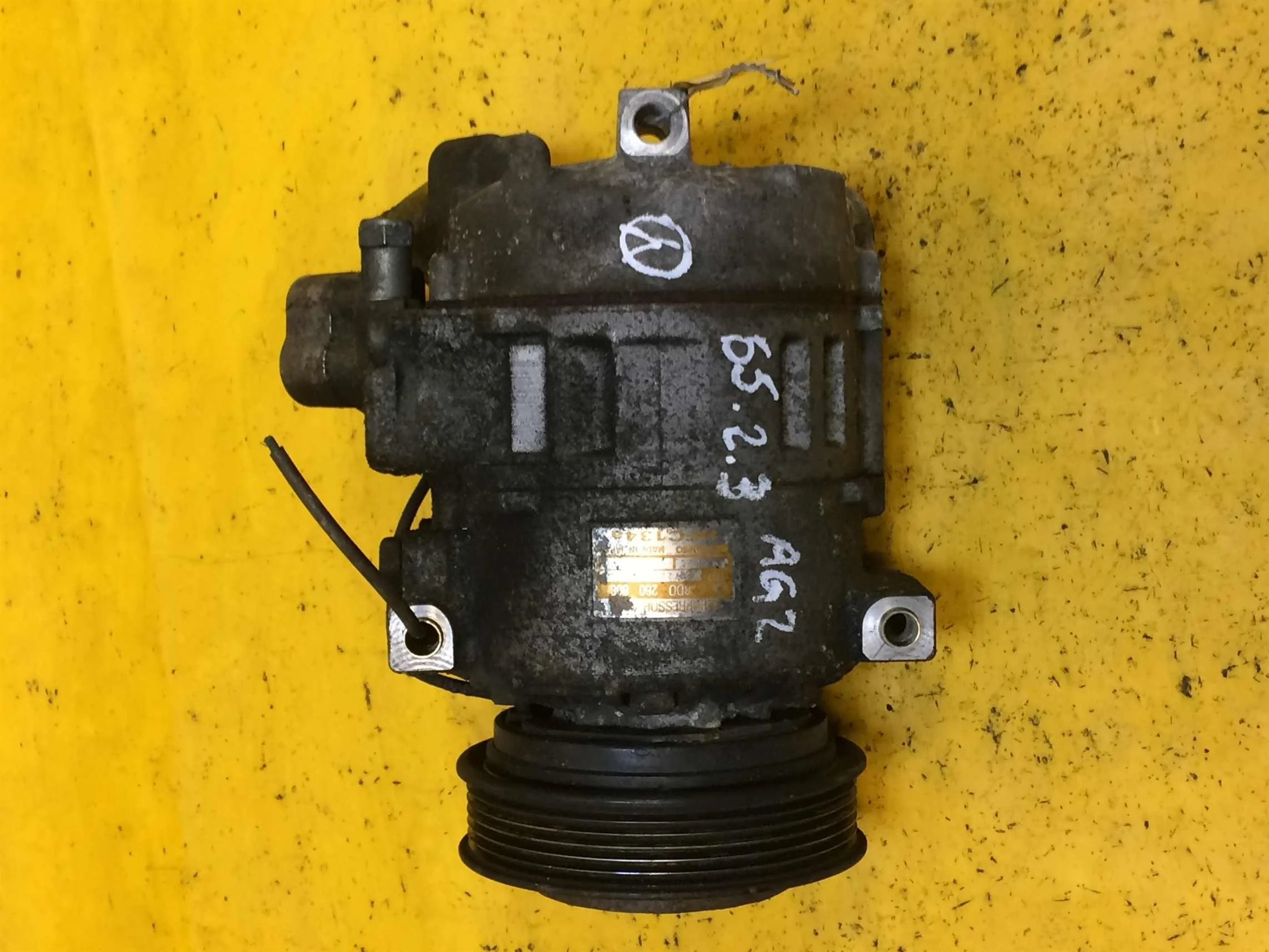 Компрессор кондиционера Volkswagen Passat B5 2.3 AGZ (арт. 17458)
