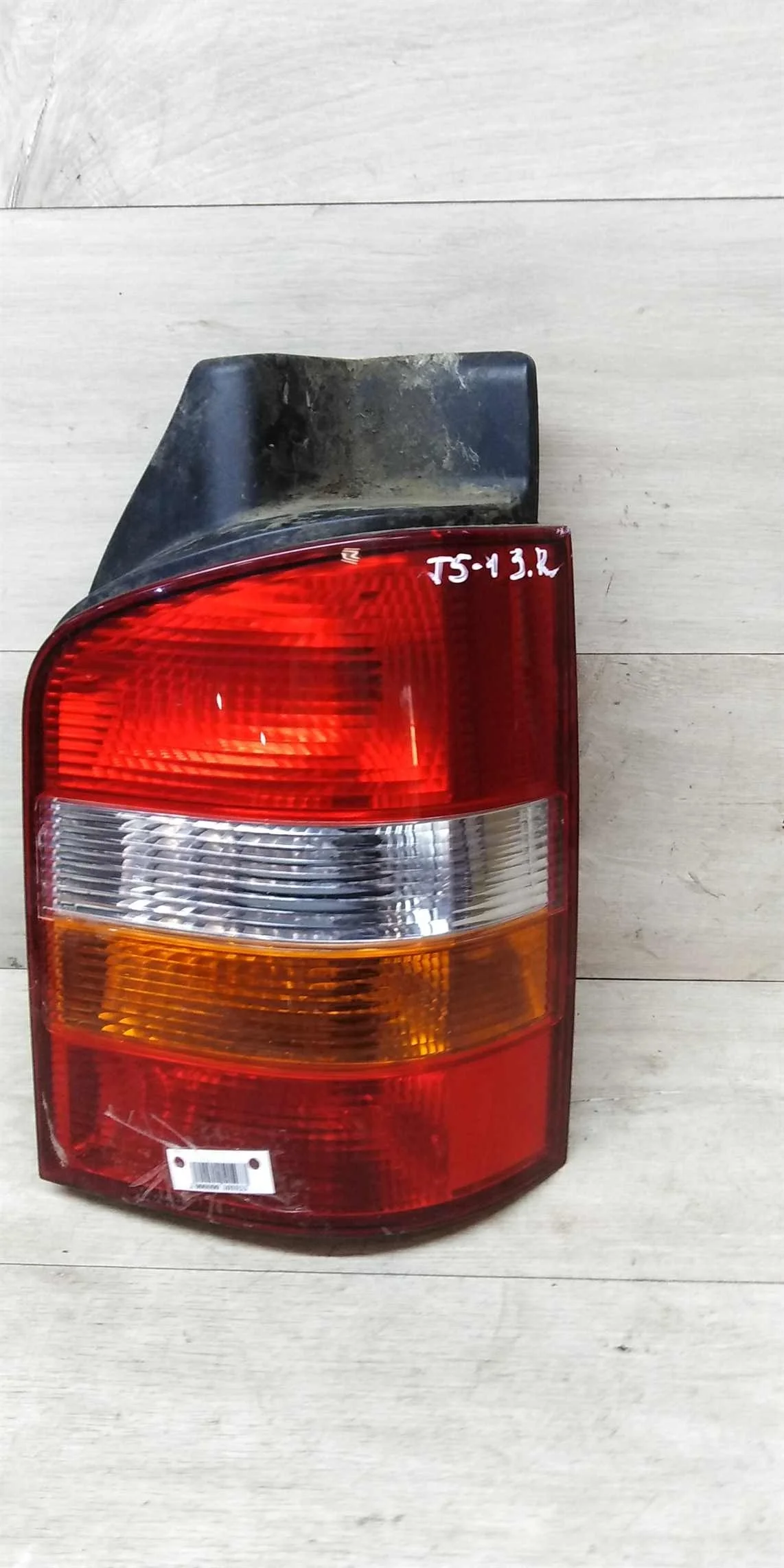 Фонарь задний правый Volkswagen Transporter T5 (арт. 17524)