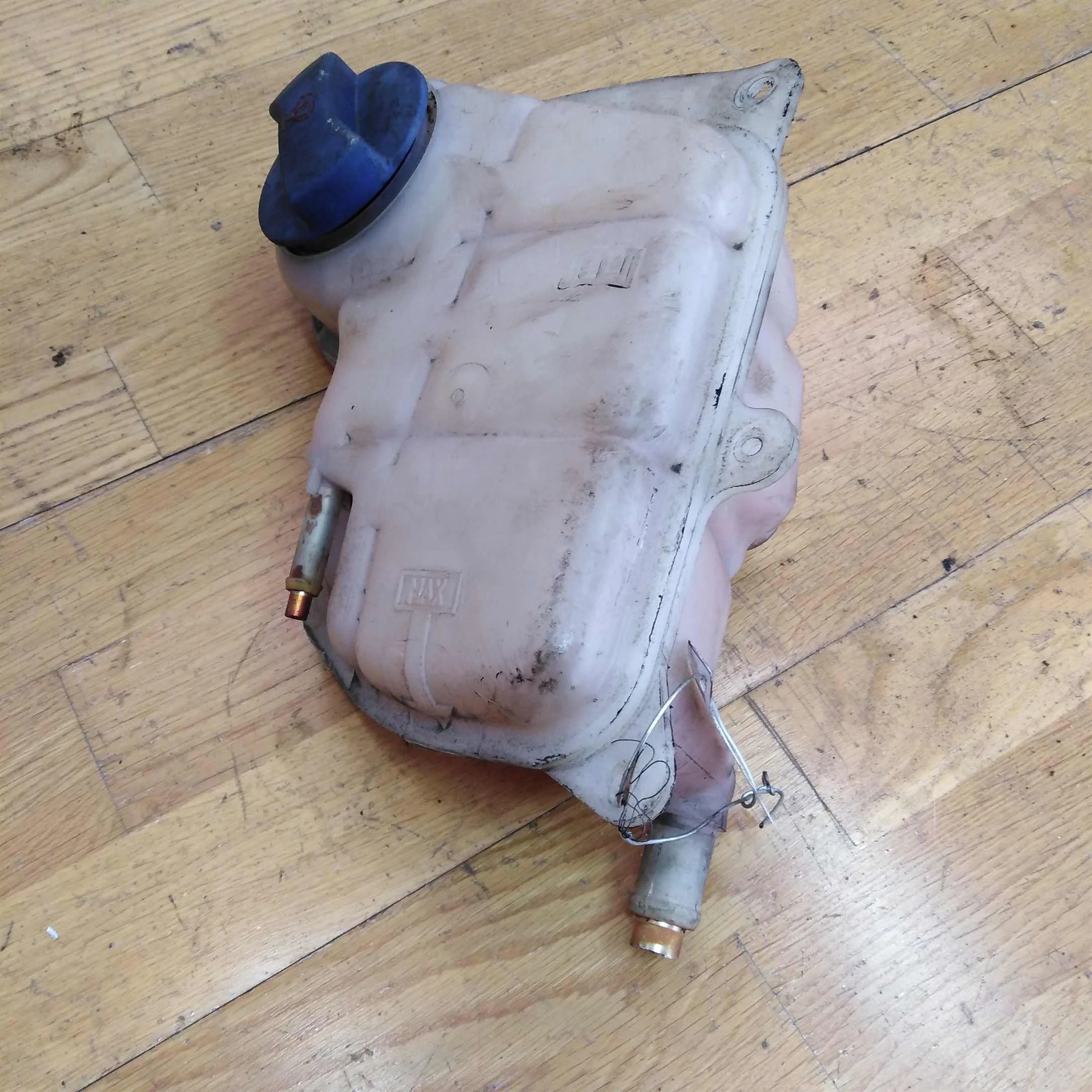 Бачок расширительный Audi A4 B5 (арт. 18260)